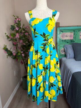Hearts & Roses Retro Vintage Style Pin-Up Dress - Size 4